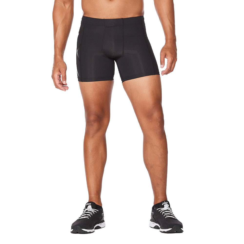 2XU | Mens Compression 1/2 Short (Black/Nero)