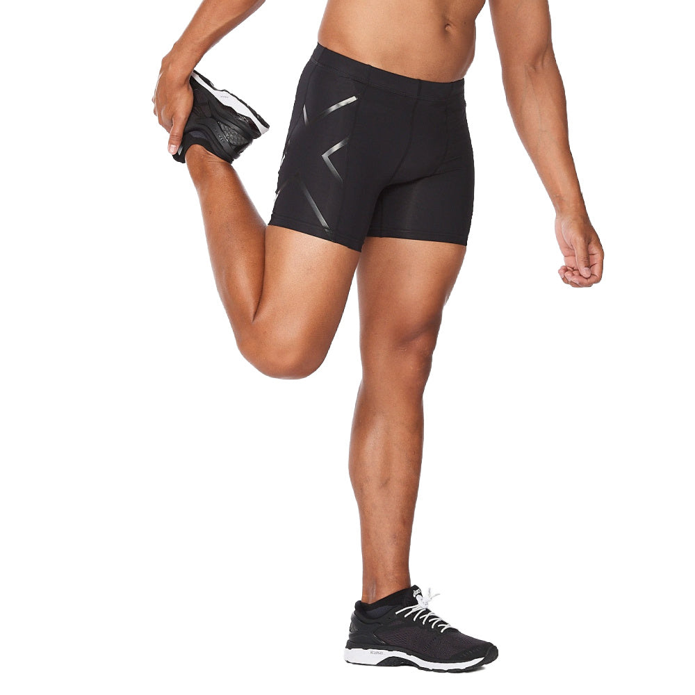 2XU | Mens Compression 1/2 Short (Black/Nero)